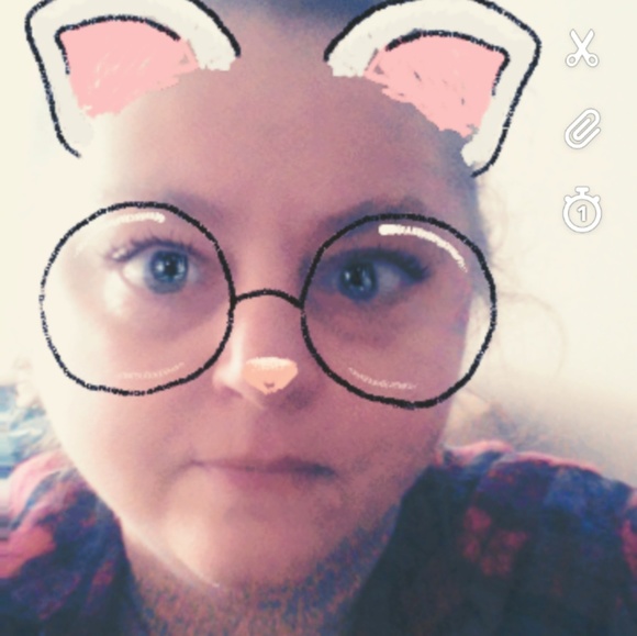 Meet your Posher, Holly - Picture 1 of 1